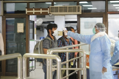 42 people arrive from Dubai, quarantined in Gautam Budh Nagar | 42 people arrive from Dubai, quarantined in Gautam Budh Nagar