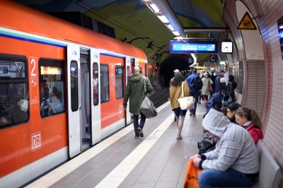 Germany drops face mask mandate on long-distance transport | Germany drops face mask mandate on long-distance transport