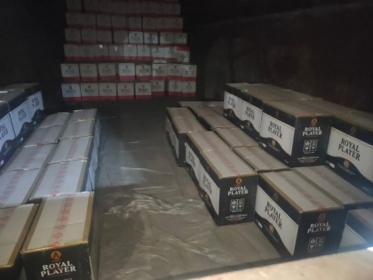 Haryana: 460 cartons of smuggled liquor seized from truck in Sonipat | Haryana: 460 cartons of smuggled liquor seized from truck in Sonipat