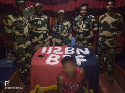 BSF apprehends smuggler with silver Jewellery worth Rs 3 lakh from West Bengal | BSF apprehends smuggler with silver Jewellery worth Rs 3 lakh from West Bengal