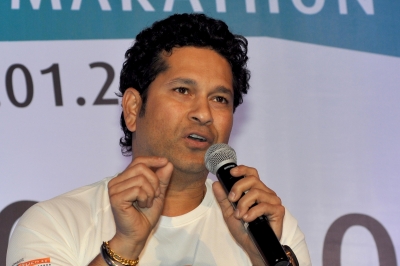 Suggested Dhoni to be promoted during 2011 WC final: Tendulkar | Suggested Dhoni to be promoted during 2011 WC final: Tendulkar