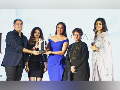 Dr Pratayksha Bhardwaj felicitated as Most Renowned Weight Loss and laser Expert of India by celebrated actor Lara Dutta | Dr Pratayksha Bhardwaj felicitated as Most Renowned Weight Loss and laser Expert of India by celebrated actor Lara Dutta