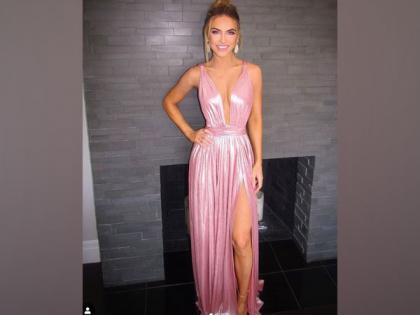 Chrishell Stause responds to criticism over family photo amid pandemic | Chrishell Stause responds to criticism over family photo amid pandemic Chrishell Stause responds to criticism over family photo amid pandemic | Chrishell Stause responds to criticism over family photo amid pandemic