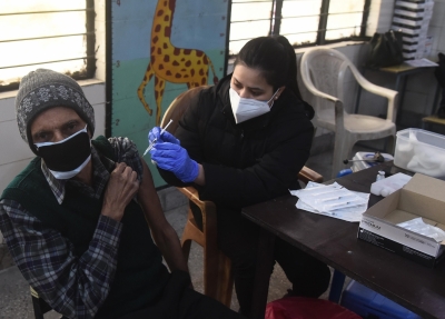 Covid vaccines administered in India cross 165 cr mark | Covid vaccines administered in India cross 165 cr mark
