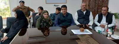 Absconding SP MLA surrenders in Kanpur | Absconding SP MLA surrenders in Kanpur