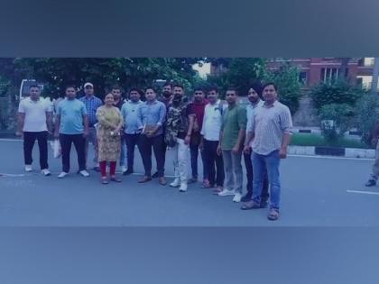 Delhi Police arrests two wanted criminals of 'Namaste Gang' from Shahdara | Delhi Police arrests two wanted criminals of 'Namaste Gang' from Shahdara