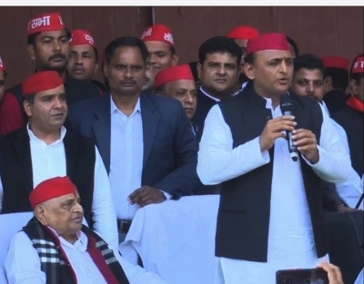 Battle for UP: Why Yadav clan came together for this candidate | Battle for UP: Why Yadav clan came together for this candidate