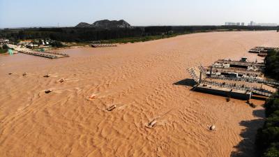 China raises flood response to 2nd-highest level | China raises flood response to 2nd-highest level