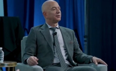 Jeff Bezos makes a rare visit at Washington Post amid layoffs fears | Jeff Bezos makes a rare visit at Washington Post amid layoffs fears