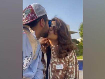 After 'Chandigarh Kare Aashiqui' shoot wrap, Ayushmann Khurrana enjoys sunny day with family | After 'Chandigarh Kare Aashiqui' shoot wrap, Ayushmann Khurrana enjoys sunny day with family After 'Chandigarh Kare Aashiqui' shoot wrap, Ayushmann Khurrana enjoys sunny day with family | After 'Chandigarh Kare Aashiqui' shoot wrap, Ayushmann Khurrana enjoys sunny day with family