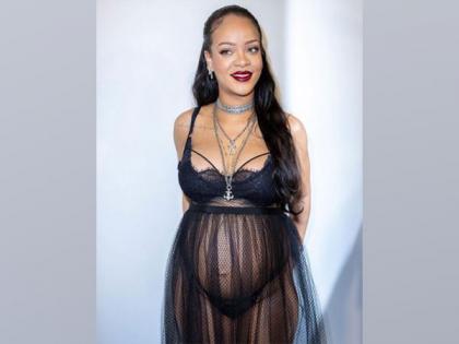 Rihanna's comeback goes viral to someone who said she was 'late' to Dior Fashion Show | Rihanna's comeback goes viral to someone who said she was 'late' to Dior Fashion Show