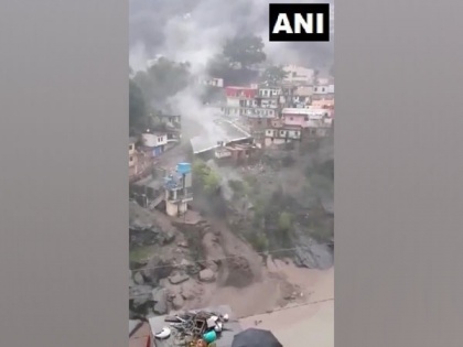 8 lakh cash, gold and silver jewellery found in rescue operation after cloudburst in Uttarakhand's Devprayag | 8 lakh cash, gold and silver jewellery found in rescue operation after cloudburst in Uttarakhand's Devprayag