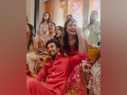 Ranbir, Alia's mehendi ceremony was a tale 'full of love', 'happy tears' and 'blissful moments', pics inside | Ranbir, Alia's mehendi ceremony was a tale 'full of love', 'happy tears' and 'blissful moments', pics inside Ranbir, Alia's mehendi ceremony was a tale 'full of love', 'happy tears' and 'blissful moments', pics inside | Ranbir, Alia's mehendi ceremony was a tale 'full of love', 'happy tears' and 'blissful moments', pics inside
