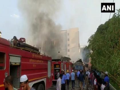 Fire breaks out in godowns in Pune's Kondhwa | Fire breaks out in godowns in Pune's Kondhwa