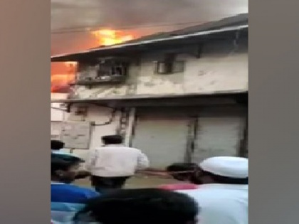 Fire breaks out in godown in Mumbai, no injuries reported | Fire breaks out in godown in Mumbai, no injuries reported