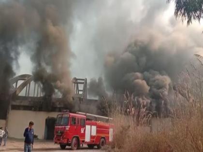 UP: Fire breaks out at factory in Ghaziabad's Dasna area | UP: Fire breaks out at factory in Ghaziabad's Dasna area