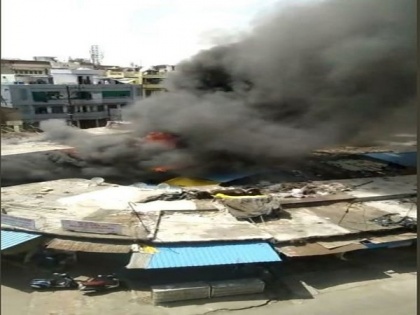 Fire breaks out in Bhopal's Itwara market | Fire breaks out in Bhopal's Itwara market