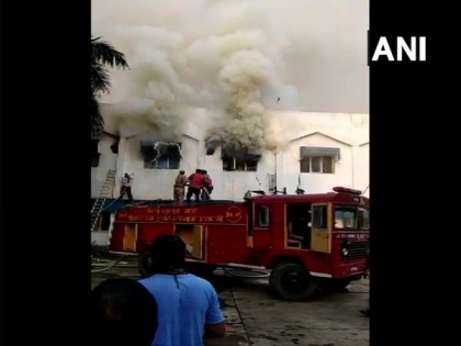 Fire breaks out at DLW building in UP's Varanasi | Fire breaks out at DLW building in UP's Varanasi
