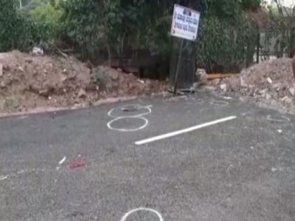 Cop, murder accused injured during scuffle with police in Bengaluru | Cop, murder accused injured during scuffle with police in Bengaluru Cop, murder accused injured during scuffle with police in Bengaluru | Cop, murder accused injured during scuffle with police in Bengaluru