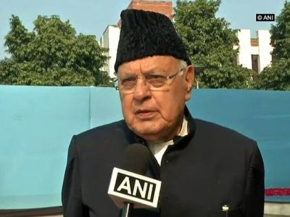 Farooq Abdullah leaves for Delhi to attend PM's all-party meet | Farooq Abdullah leaves for Delhi to attend PM's all-party meet
