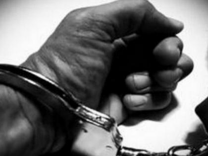 Man posing as IPS officer on matrimonial sites arrested in Mumbai | Man posing as IPS officer on matrimonial sites arrested in Mumbai Man posing as IPS officer on matrimonial sites arrested in Mumbai | Man posing as IPS officer on matrimonial sites arrested in Mumbai
