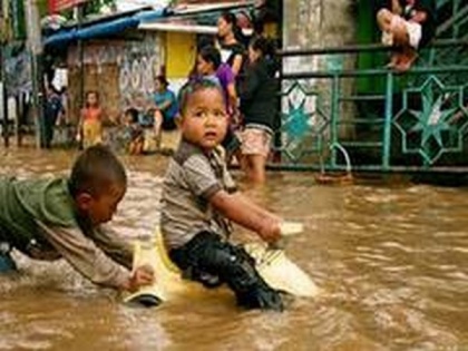 Flash floods in Indonesia leave over 14,000 people displaced | Flash floods in Indonesia leave over 14,000 people displaced