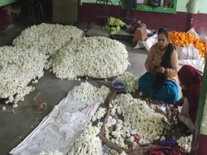 UP Polls: Flower business booms in Moradabad | UP Polls: Flower business booms in Moradabad UP Polls: Flower business booms in Moradabad | UP Polls: Flower business booms in Moradabad