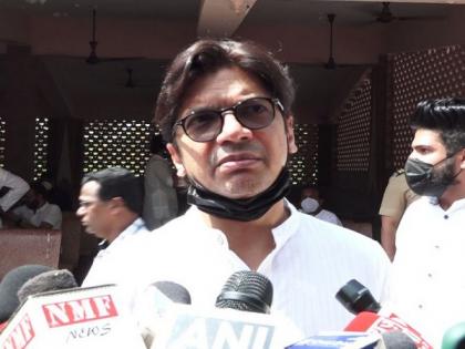 Bappi Da never imposed his opinions on others, was always sensitive towards everyone: Shaan | Bappi Da never imposed his opinions on others, was always sensitive towards everyone: Shaan Bappi Da never imposed his opinions on others, was always sensitive towards everyone: Shaan | Bappi Da never imposed his opinions on others, was always sensitive towards everyone: Shaan