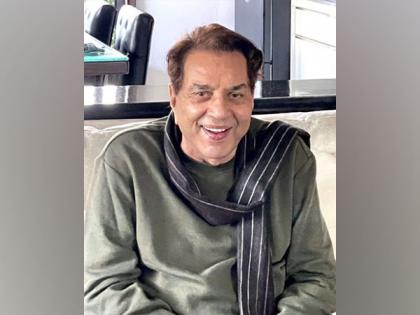 Dharmendra pays emotional tribute to Lata Mangeshkar | Dharmendra pays emotional tribute to Lata Mangeshkar Dharmendra pays emotional tribute to Lata Mangeshkar | Dharmendra pays emotional tribute to Lata Mangeshkar