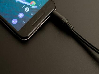 Google's Pixel 6 to roll out without charger | Google's Pixel 6 to roll out without charger