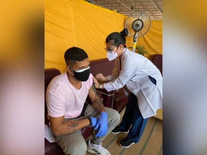 Umesh Yadav receives first dose of COVID-19 vaccine | Umesh Yadav receives first dose of COVID-19 vaccine