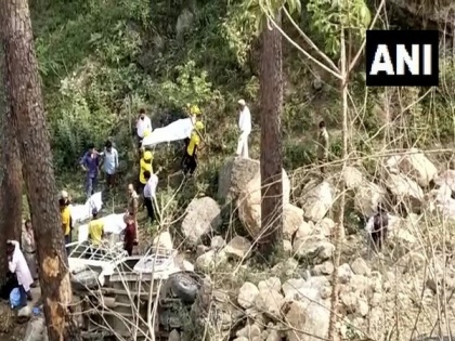 Uttarakhand: Five die after vehicle falls into gorge at Ghansali-Ghuttu road in Tehri | Uttarakhand: Five die after vehicle falls into gorge at Ghansali-Ghuttu road in Tehri