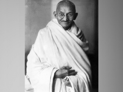 B-Town extends wishes on Gandhi Jayanti 2021 | B-Town extends wishes on Gandhi Jayanti 2021