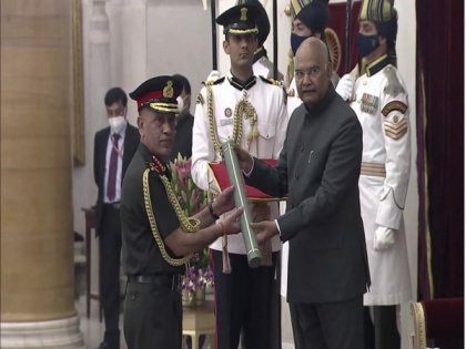 President Kovind confers honorary rank of General of Indian Army on Nepal Army Chief | President Kovind confers honorary rank of General of Indian Army on Nepal Army Chief