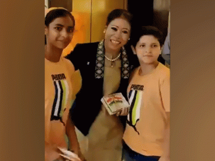 Indian athletes spend time with fans ahead of High Tea with President Kovind | Indian athletes spend time with fans ahead of High Tea with President Kovind