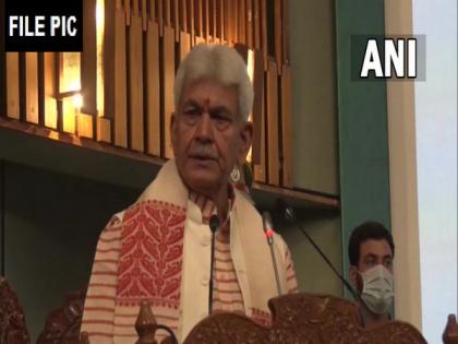 L-G Manoj Sinha condemns 'cowardly' terrorist attack on J-K police bus | L-G Manoj Sinha condemns 'cowardly' terrorist attack on J-K police bus