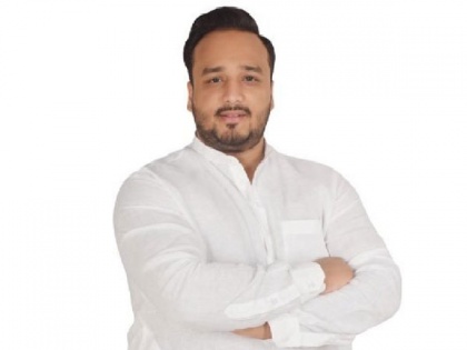 Cong MLA Zeeshan Siddique writes to Sonia Gandhi, alleges Bhai Jagtap misbehaved with him | Cong MLA Zeeshan Siddique writes to Sonia Gandhi, alleges Bhai Jagtap misbehaved with him