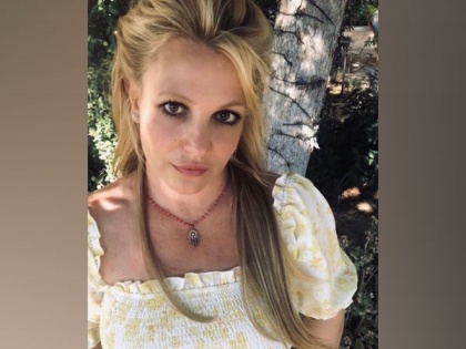 Britney Spears shares her '5 most important' beach day essentials | Britney Spears shares her '5 most important' beach day essentials