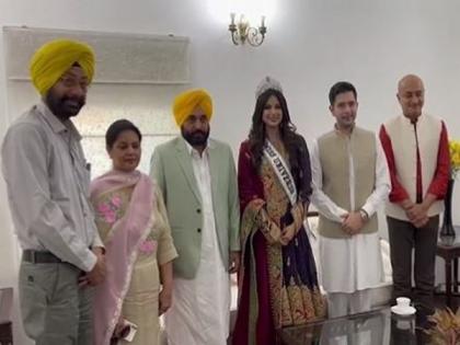 Miss Universe Harnaaz Kaur Sandhu meets Punjab CM Bhagwant Mann | Miss Universe Harnaaz Kaur Sandhu meets Punjab CM Bhagwant Mann