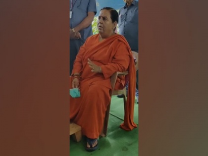 Bureaucracy is nothing, is there to pick up chappals, says Uma Bharti stirring controversy, later apologises | Bureaucracy is nothing, is there to pick up chappals, says Uma Bharti stirring controversy, later apologises