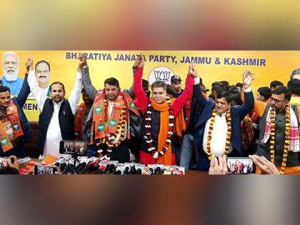 Ghulam Nabi Azad's nephew joins BJP, says he was deeply hurt over disrespect of his uncle by Congress leadership | Ghulam Nabi Azad's nephew joins BJP, says he was deeply hurt over disrespect of his uncle by Congress leadership