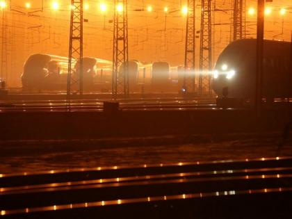 Beijing halts public transport as China continues to fight COVID outbreak | Beijing halts public transport as China continues to fight COVID outbreak