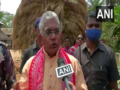 WB polls: EC bans Dilip Ghosh from campaigning for 24 hrs over his remark on Sitalkuchi violence | WB polls: EC bans Dilip Ghosh from campaigning for 24 hrs over his remark on Sitalkuchi violence
