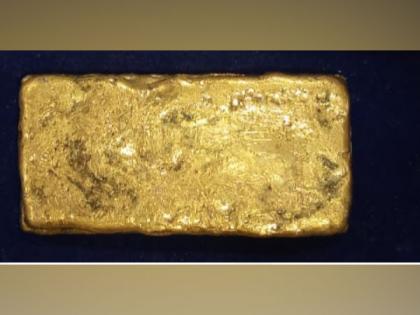 Gold worth Rs 56 lakh recovered from passenger from Dubai at Trichy Airport | Gold worth Rs 56 lakh recovered from passenger from Dubai at Trichy Airport Gold worth Rs 56 lakh recovered from passenger from Dubai at Trichy Airport | Gold worth Rs 56 lakh recovered from passenger from Dubai at Trichy Airport
