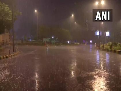 Rain lashes parts of national capital | Rain lashes parts of national capital