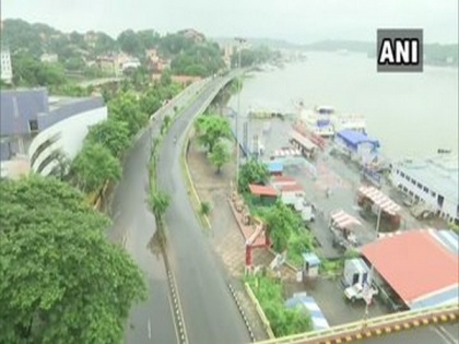 Panaji wears deserted look on second day of complete lockdown in Goa | Panaji wears deserted look on second day of complete lockdown in Goa
