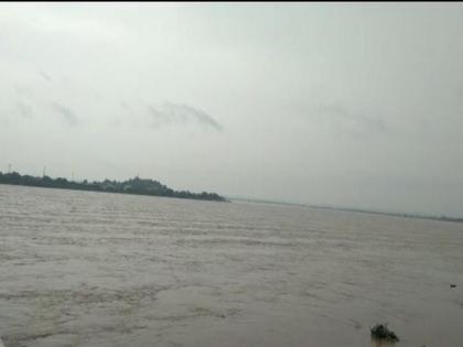 Godavari River water levels cross third warning level | Godavari River water levels cross third warning level