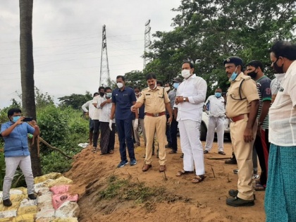 Andhra health minister inspects Polavaram Mandal in view of flood situation | Andhra health minister inspects Polavaram Mandal in view of flood situation
