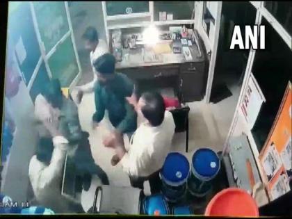 Petrol pump staff beaten up in MP's Dhar district, one held | Petrol pump staff beaten up in MP's Dhar district, one held