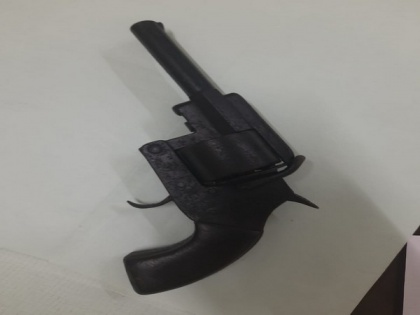 Passenger arrested with country-made pistol at Bhubaneswar airport | Passenger arrested with country-made pistol at Bhubaneswar airport
